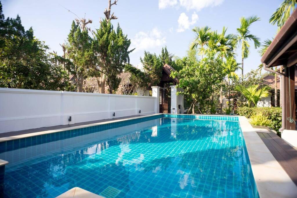 Sclass Villa & Swimming Pool , 10 Min From Airport 치앙마이 외부 사진